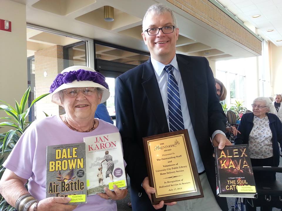 Bentmoor Retitement Community gets Library Award